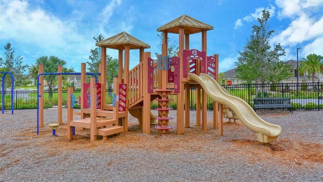 5038 SUNNYSIDE LANE, Bradenton, FL 34211