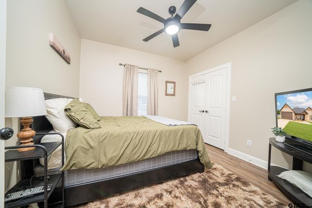 19316 Cedarpark Place, Lindale, TX 75771