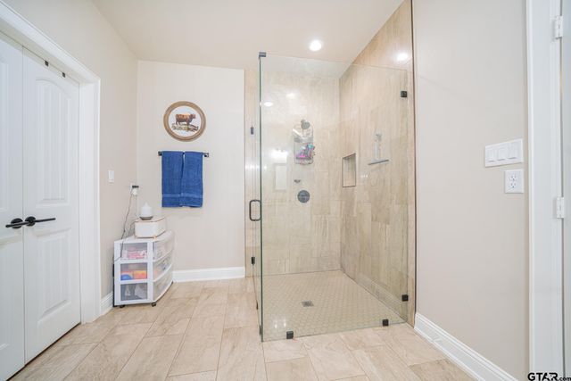 19316 Cedarpark Place, Lindale, TX 75771