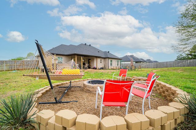 19316 Cedarpark Place, Lindale, TX 75771