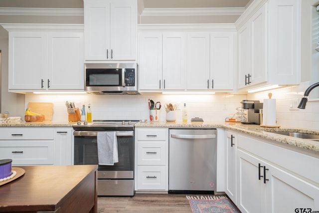 19316 Cedarpark Place, Lindale, TX 75771