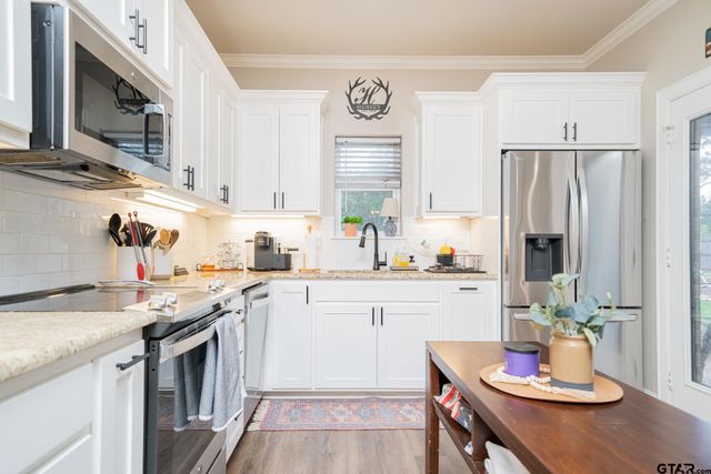 19316 Cedarpark Place, Lindale, TX 75771