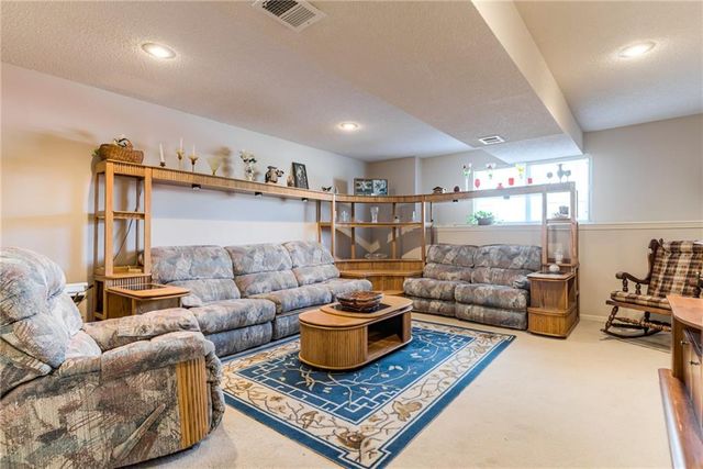519 E 123rd Terrace, Kansas City, MO 64145