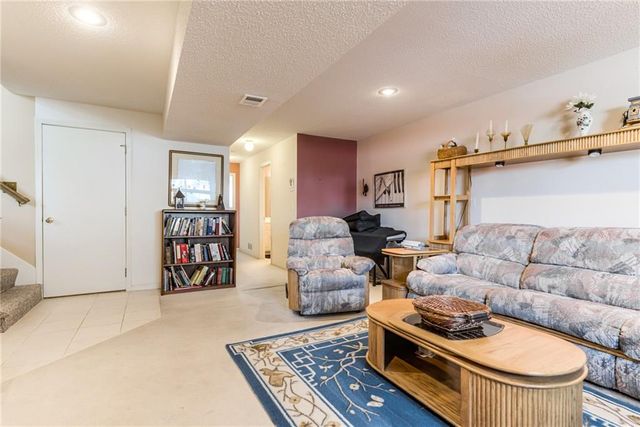 519 E 123rd Terrace, Kansas City, MO 64145