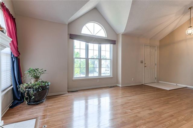 519 E 123rd Terrace, Kansas City, MO 64145