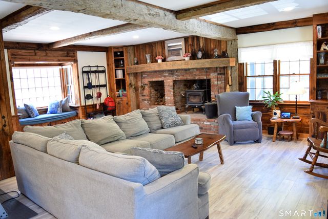 68 Old Wheeler Lane, Avon, CT 06001