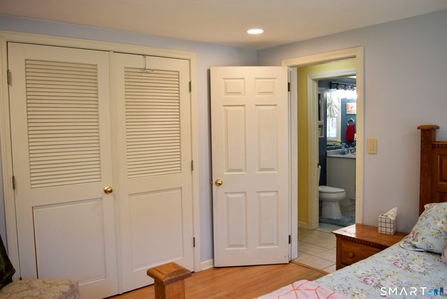 68 Old Wheeler Lane, Avon, CT 06001
