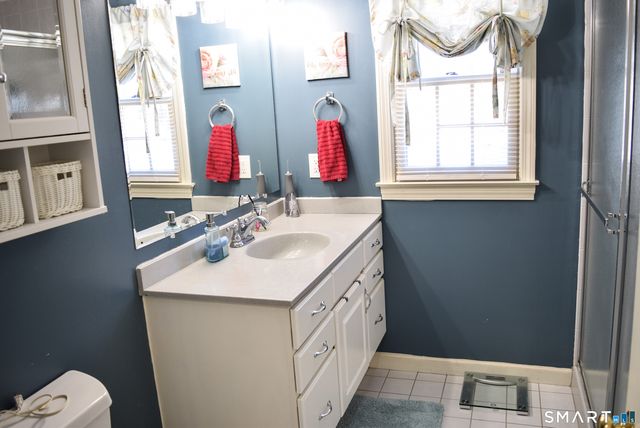 68 Old Wheeler Lane, Avon, CT 06001