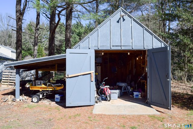 68 Old Wheeler Lane, Avon, CT 06001