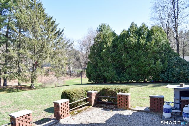 68 Old Wheeler Lane, Avon, CT 06001