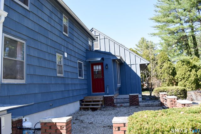 68 Old Wheeler Lane, Avon, CT 06001
