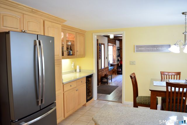 68 Old Wheeler Lane, Avon, CT 06001