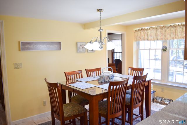 68 Old Wheeler Lane, Avon, CT 06001