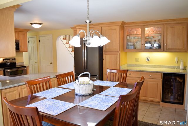68 Old Wheeler Lane, Avon, CT 06001