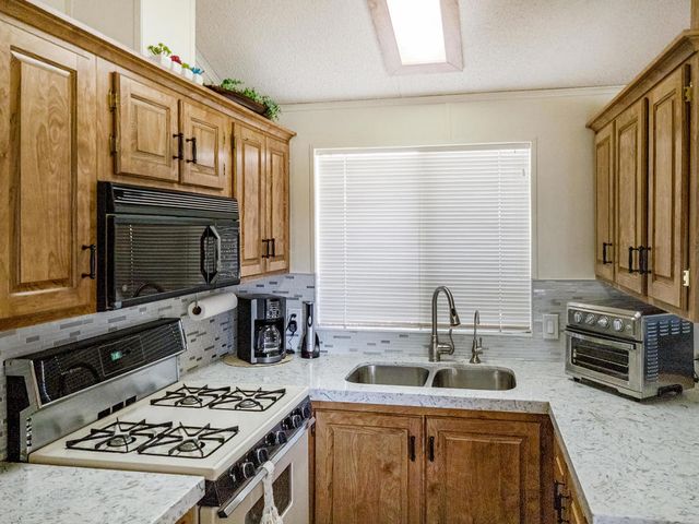 70200 Dillon Road 160, Desert Hot Springs, CA 92241