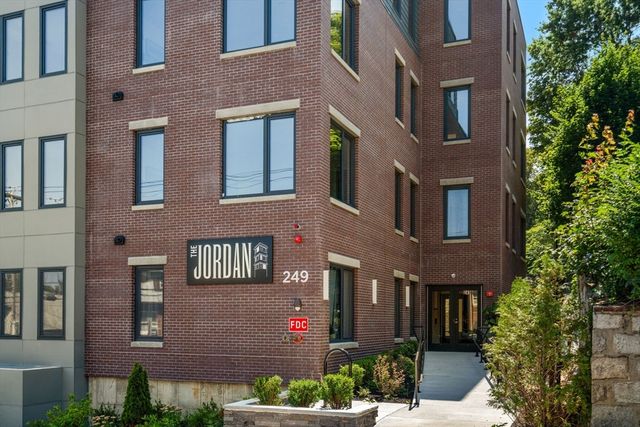 249 Corey Rd 203, Boston, MA 02135