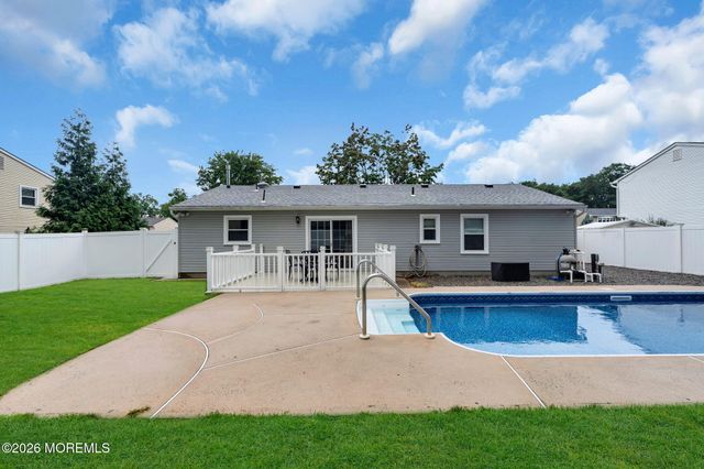 31 Cherry Lane, Howell, NJ 07731