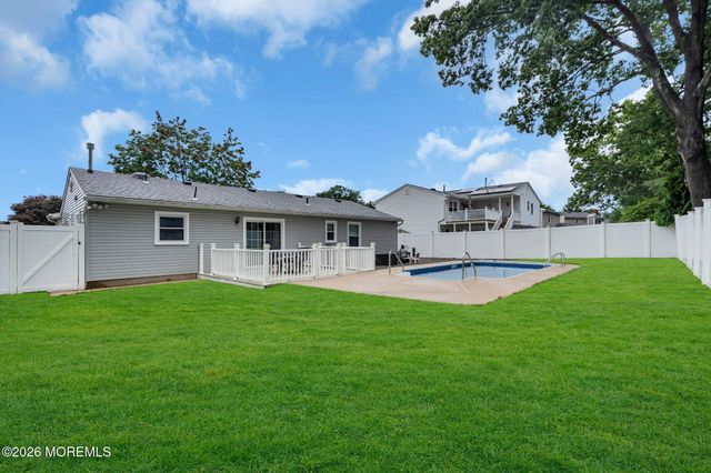 31 Cherry Lane, Howell, NJ 07731