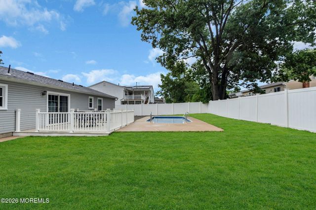 31 Cherry Lane, Howell, NJ 07731