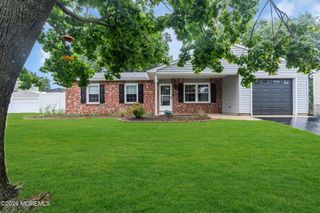 31 Cherry Lane, Howell, NJ 07731