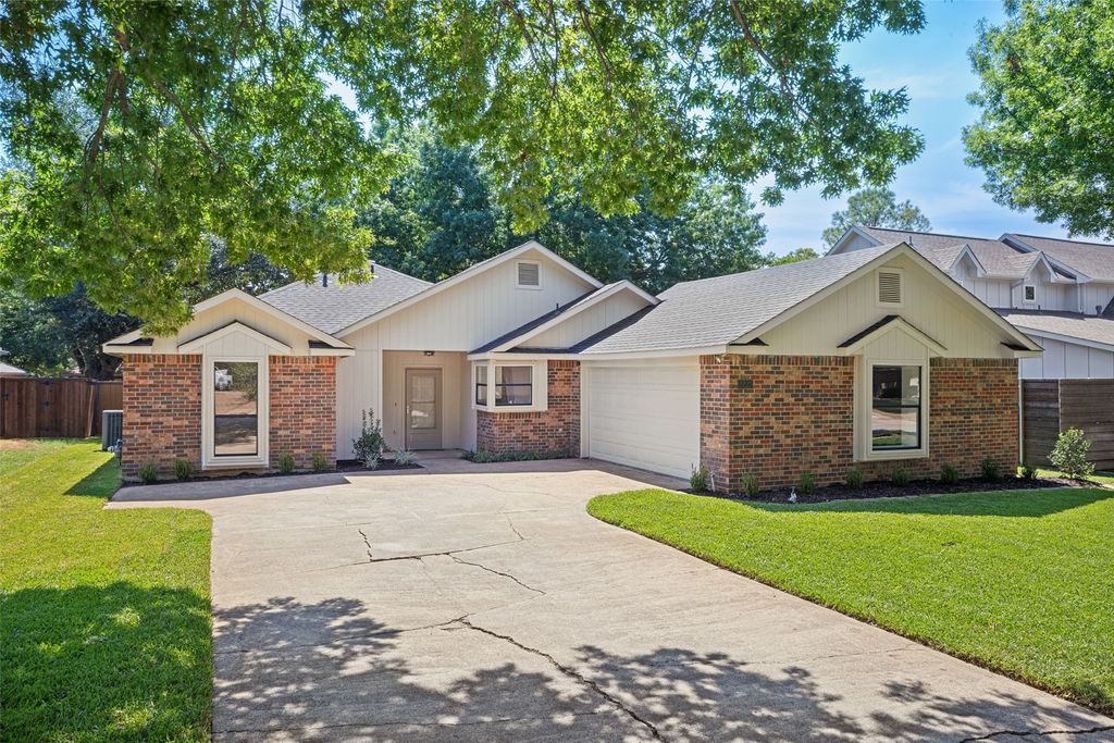 2237 Oak Bluff Drive, Flower Mound, TX 75028 — exterior