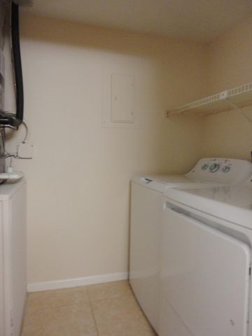 425 Pine Glen Lane C-2, Greenacres, FL 33463