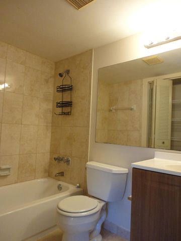 425 Pine Glen Lane C-2, Greenacres, FL 33463