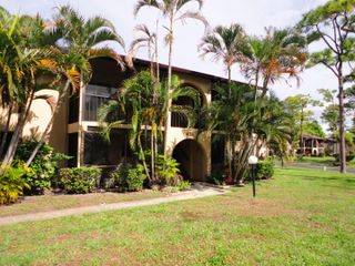 425 Pine Glen Lane C-2, Greenacres, FL 33463