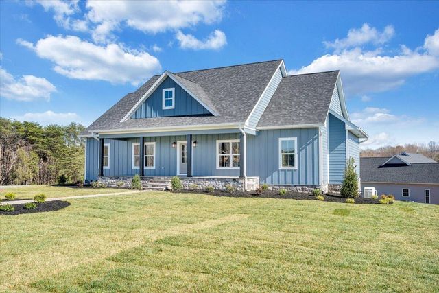 27 Smokehouse RD, Moneta, VA 24121