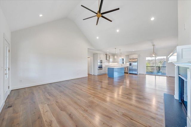 27 Smokehouse RD, Moneta, VA 24121