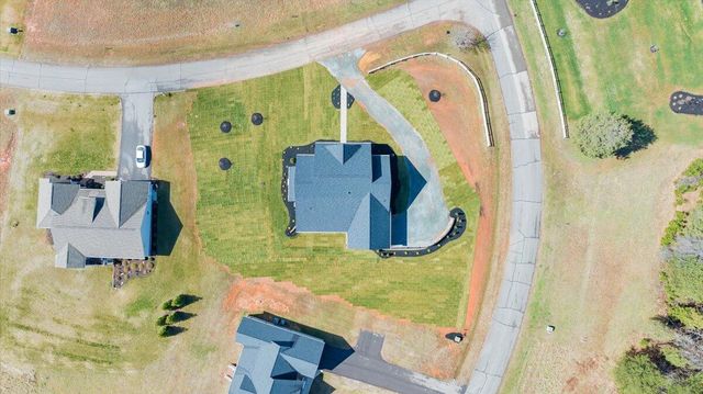 27 Smokehouse RD, Moneta, VA 24121