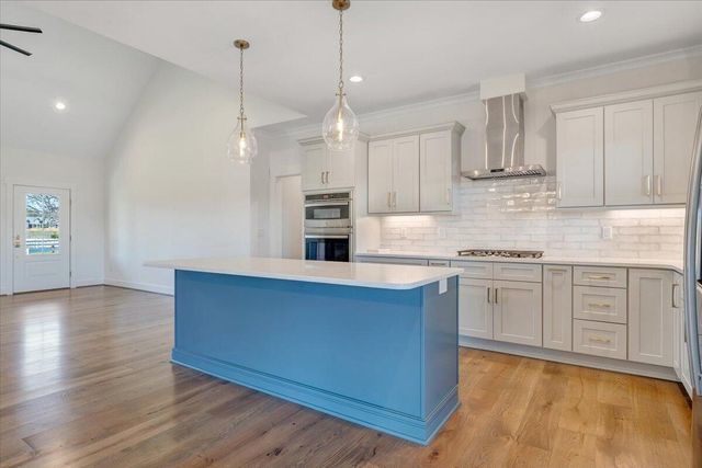 27 Smokehouse RD, Moneta, VA 24121