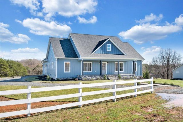 27 Smokehouse RD, Moneta, VA 24121
