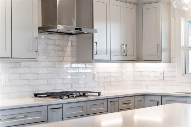 27 Smokehouse RD, Moneta, VA 24121