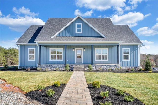 27 Smokehouse RD, Moneta, VA 24121