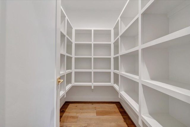 27 Smokehouse RD, Moneta, VA 24121