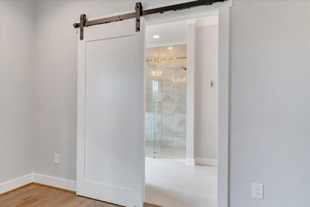 27 Smokehouse RD, Moneta, VA 24121