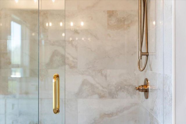 27 Smokehouse RD, Moneta, VA 24121