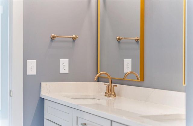 27 Smokehouse RD, Moneta, VA 24121