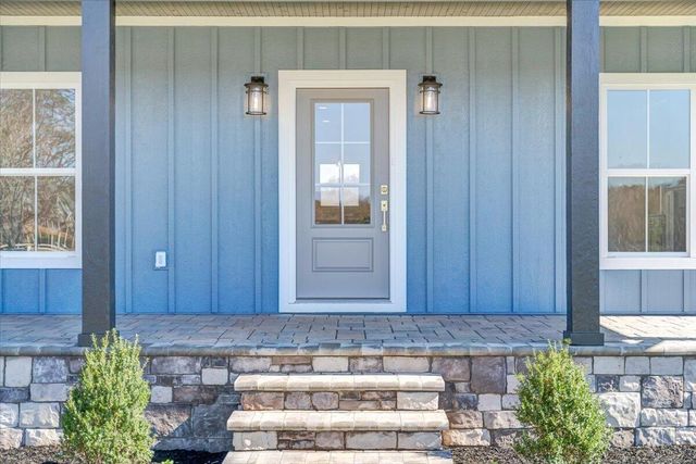 27 Smokehouse RD, Moneta, VA 24121