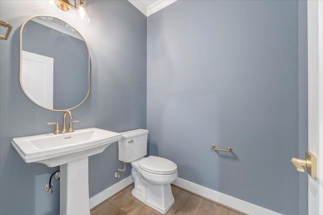 27 Smokehouse RD, Moneta, VA 24121