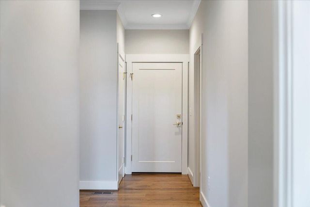 27 Smokehouse RD, Moneta, VA 24121