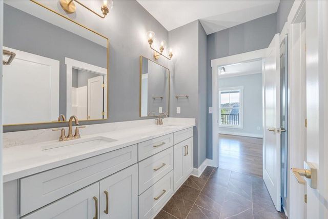 27 Smokehouse RD, Moneta, VA 24121