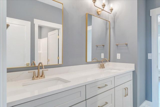 27 Smokehouse RD, Moneta, VA 24121