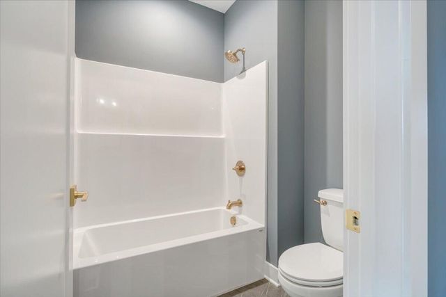 27 Smokehouse RD, Moneta, VA 24121