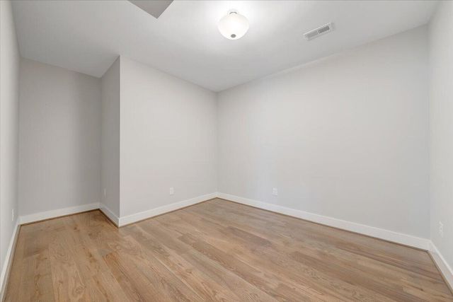 27 Smokehouse RD, Moneta, VA 24121