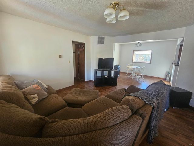 4035 N Hinkle Road, Bloomington, IN 47408