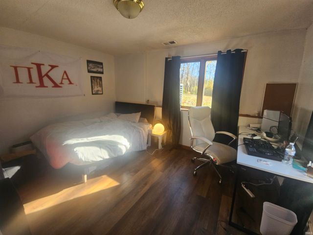 4035 N Hinkle Road, Bloomington, IN 47408