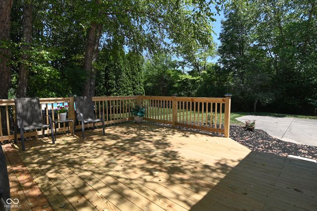 2307 Willow Lakes East Boulevard, Greenwood, IN 46143