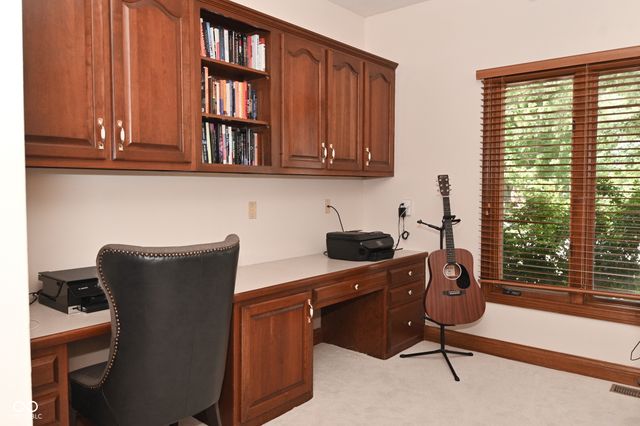 2307 Willow Lakes East Boulevard, Greenwood, IN 46143